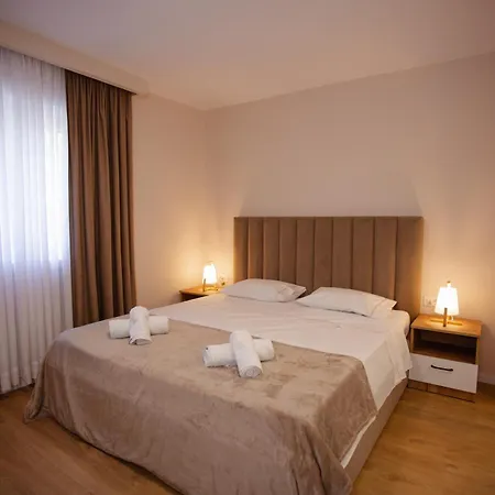 Apartament Center *